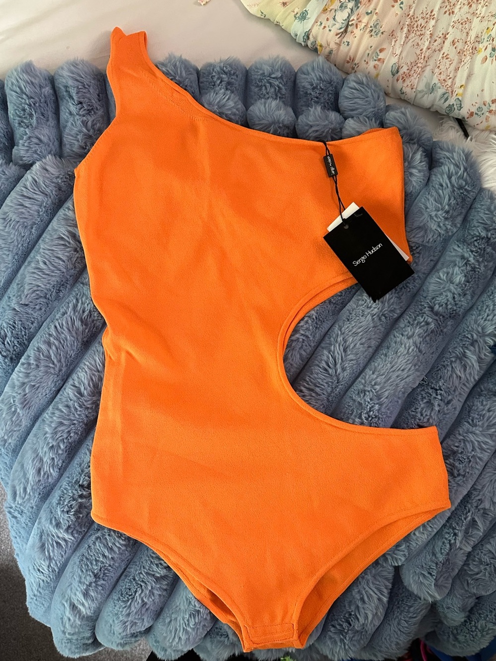Sergio Hudson One-Shoulder cutout Bodysuit Aso Blake Lively NWT L - Picture 3 of 9